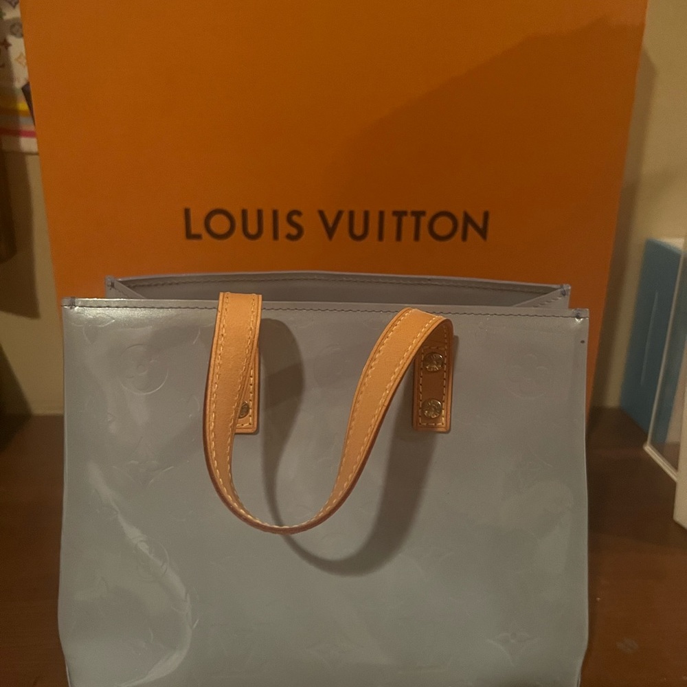 Authentic Louis Vuitton Tote. Like new, gray patent color.